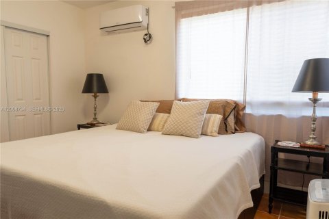 Immobilier commercial à vendre à Miami Beach, Floride: 335.93 m2 № 2170940 - photo 28