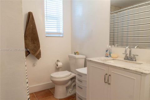 Immobilier commercial à vendre à Miami Beach, Floride: 335.93 m2 № 2170940 - photo 29