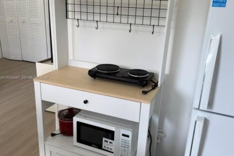 Villa ou maison à louer à Fort Lauderdale, Floride: 244.24 m2 № 1997761 - photo 4