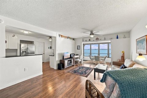 Condo in Bradenton, Florida, 2 bedrooms № 2421710 - photo 11