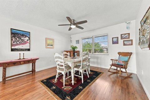 Condo in Bradenton, Florida, 2 bedrooms № 2421710 - photo 14
