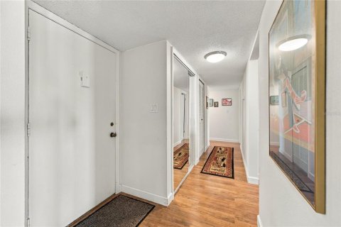Condo in Bradenton, Florida, 2 bedrooms № 2421710 - photo 24