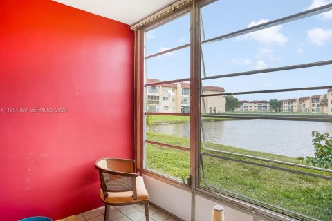 Copropriété à vendre à Sunrise, Floride: 1 chambre, 59.46 m2 № 2009427 - photo 4