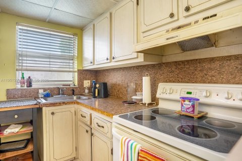 Copropriété à vendre à Sunrise, Floride: 1 chambre, 59.46 m2 № 2009427 - photo 9