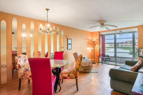 Copropriété à vendre à Sunrise, Floride: 1 chambre, 59.46 m2 № 2009427 - photo 2