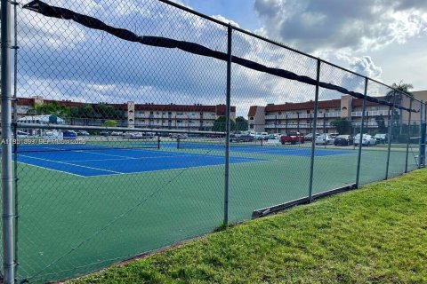 Copropriété à vendre à Sunrise, Floride: 1 chambre, 59.46 m2 № 2009427 - photo 22