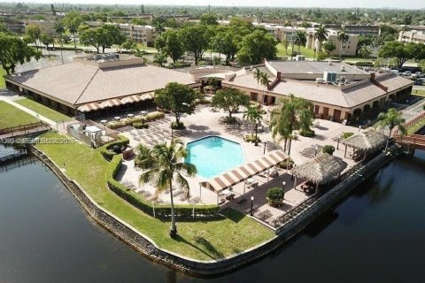 Copropriété à vendre à Sunrise, Floride: 1 chambre, 59.46 m2 № 2009427 - photo 24
