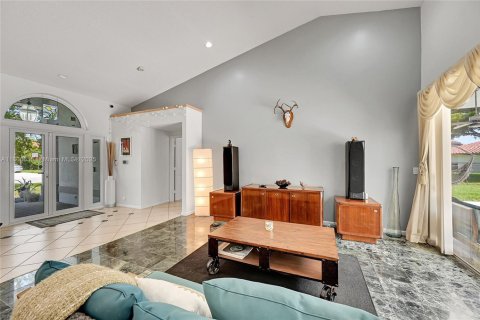 House in Coral Springs, Florida 4 bedrooms, 223.15 sq.m. № 1739261 - photo 9