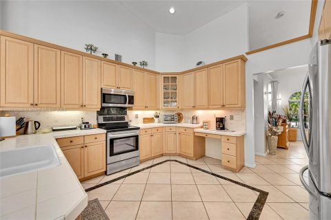 House in Coral Springs, Florida 4 bedrooms, 223.15 sq.m. № 1739261 - photo 15