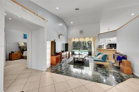 House in Coral Springs, Florida 4 bedrooms, 223.15 sq.m. № 1739261 - photo 7