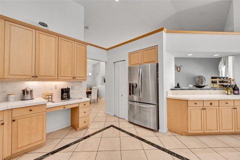 House in Coral Springs, Florida 4 bedrooms, 223.15 sq.m. № 1739261 - photo 14