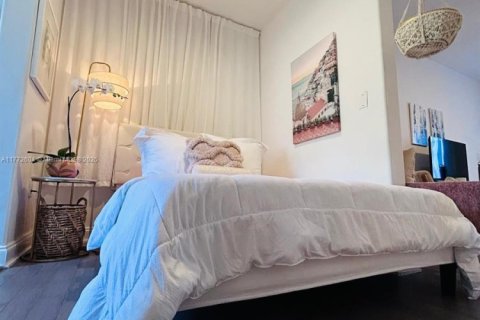 Condominio en alquiler en Miami Beach, Florida, 37.16 m2 № 1705483 - foto 8