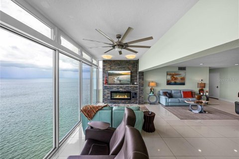 Condo in Saint Petersburg, Florida, 1 bedroom  № 1856506 - photo 23