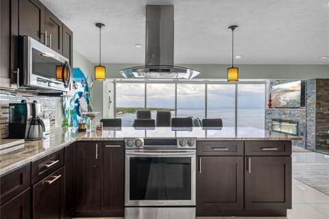 Condo in Saint Petersburg, Florida, 1 bedroom  № 1856506 - photo 17