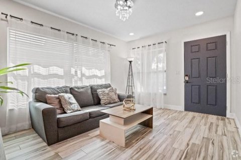 Condo in Saint Petersburg, Florida, 1 bedroom  № 1856506 - photo 15