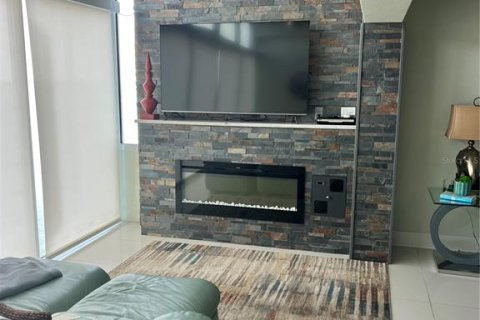 Condo in Saint Petersburg, Florida, 1 bedroom  № 1856506 - photo 9