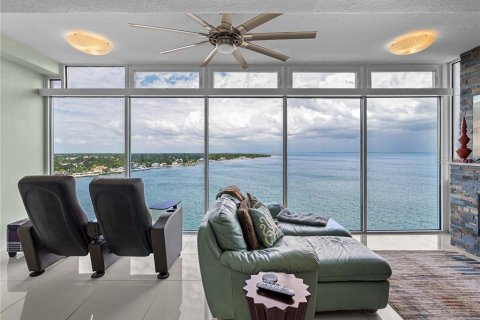 Condo in Saint Petersburg, Florida, 1 bedroom  № 1856506 - photo 22