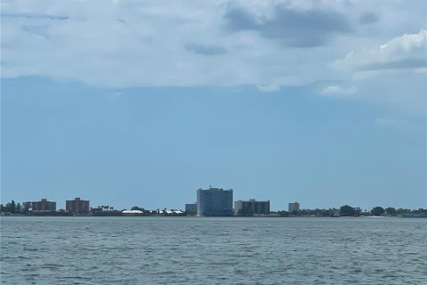 Condo in Saint Petersburg, Florida, 1 bedroom  № 1856506 - photo 12