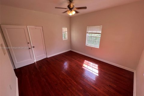 Villa ou maison à louer à Miami, Floride: 3 chambres, 167.22 m2 № 1891315 - photo 11