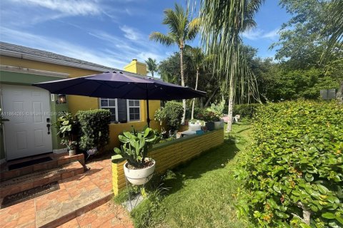 Villa ou maison à louer à Miami, Floride: 3 chambres, 167.22 m2 № 1891315 - photo 3