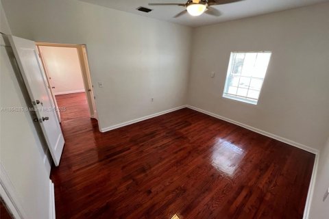 Villa ou maison à louer à Miami, Floride: 3 chambres, 167.22 m2 № 1891315 - photo 17