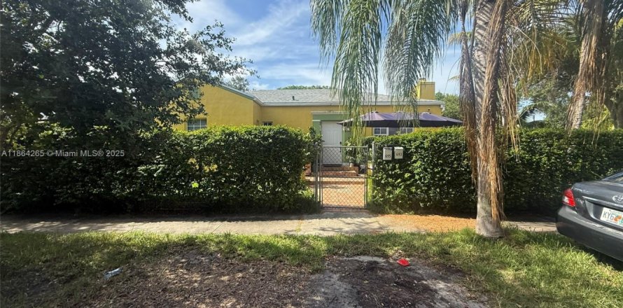 Villa ou maison à Miami, Floride 3 chambres, 167.22 m2 № 1891315