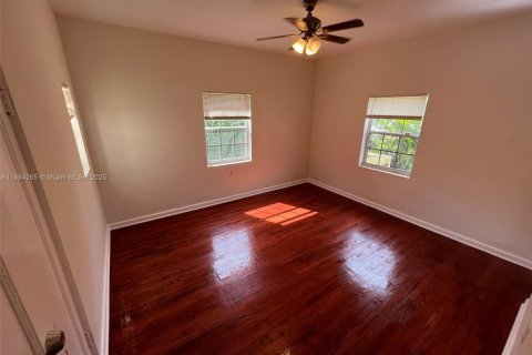 Villa ou maison à louer à Miami, Floride: 3 chambres, 167.22 m2 № 1891315 - photo 10