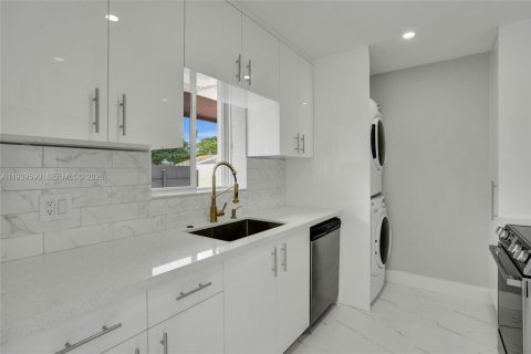 Copropriété à louer à Miami, Floride: 3 chambres, 98.57 m2 № 1996989 - photo 16