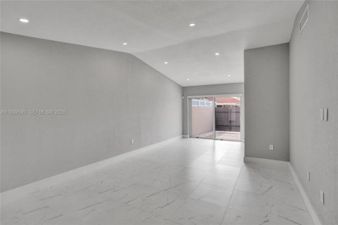 Copropriété à louer à Miami, Floride: 3 chambres, 98.57 m2 № 1996989 - photo 9