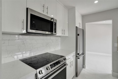 Copropriété à louer à Miami, Floride: 3 chambres, 98.57 m2 № 1996989 - photo 14