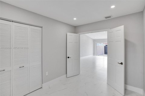 Copropriété à louer à Miami, Floride: 3 chambres, 98.57 m2 № 1996989 - photo 10