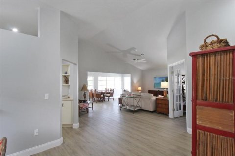 House in Venice, Florida 2 bedrooms, 169.83 sq.m. № 1647791 - photo 5