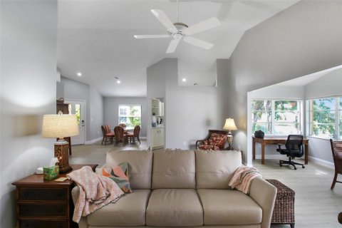 House in Venice, Florida 2 bedrooms, 169.83 sq.m. № 1647791 - photo 23