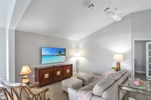 House in Venice, Florida 2 bedrooms, 169.83 sq.m. № 1647791 - photo 19
