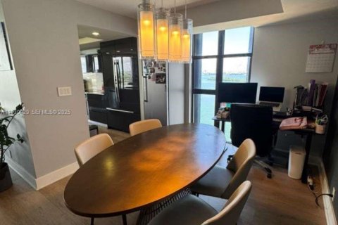 Condominio en venta en Miami, Florida, 2 dormitorios, 136.47 m2 № 1989204 - foto 12