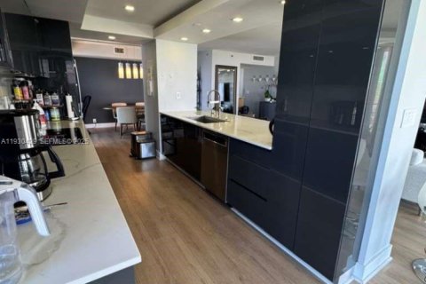 Condominio en venta en Miami, Florida, 2 dormitorios, 136.47 m2 № 1989204 - foto 6
