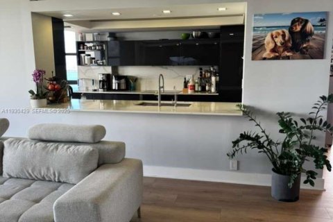 Condominio en venta en Miami, Florida, 2 dormitorios, 136.47 m2 № 1989204 - foto 15