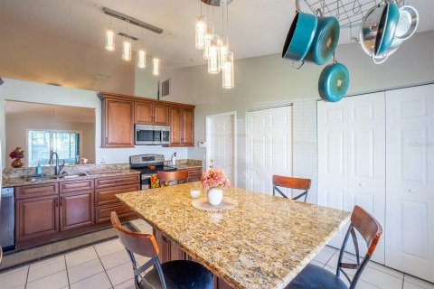 Villa ou maison à vendre à Palm Coast, Floride: 4 chambres, 172.98 m2 № 2431236 - photo 10