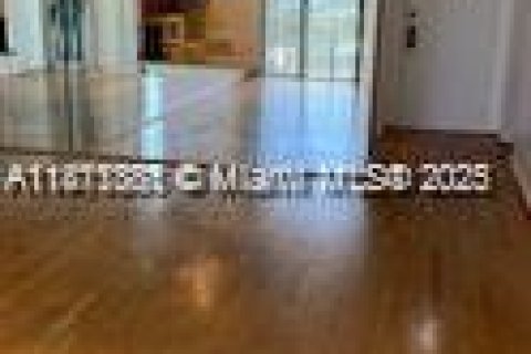 Copropriété à louer à North Miami, Floride: 1 chambre, 72.65 m2 № 1919975 - photo 8