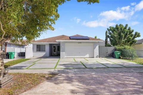 Villa ou maison à Miami, Floride 4 chambres, 167.78 m2 № 2078860