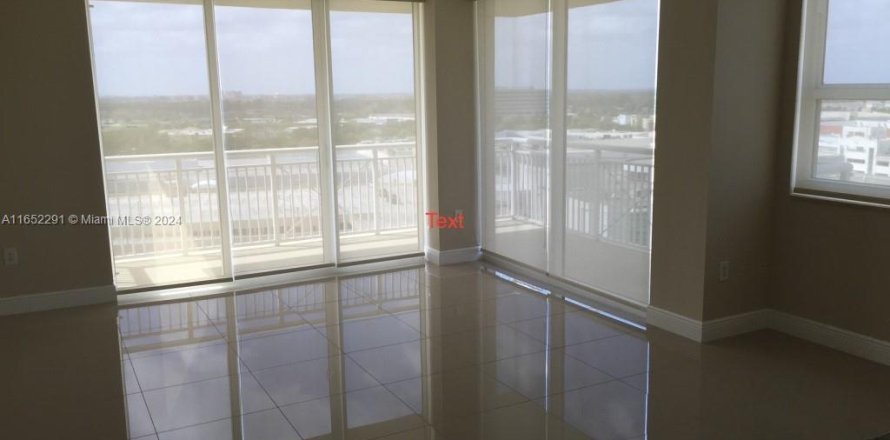 Condo in Aventura, Florida, 2 bedrooms № 1355513