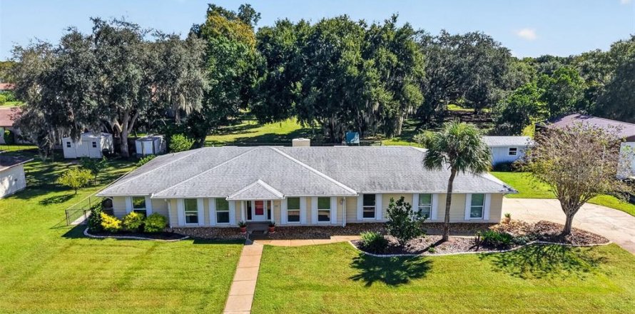 Casa en Leesburg, Florida 3 dormitorios, 228.73 m2 № 2423814