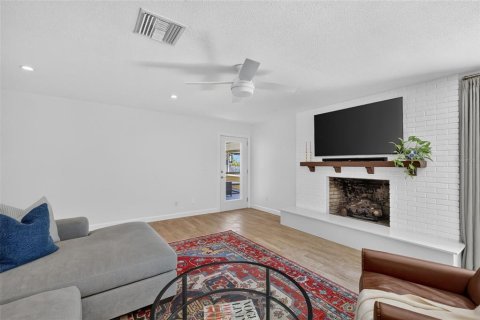 Casa en venta en Leesburg, Florida, 3 dormitorios, 228.73 m2 № 2423814 - foto 6