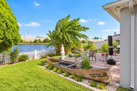Villa ou maison à vendre à Orlando, Floride: 4 chambres, 179.67 m2 № 2425357 - photo 29