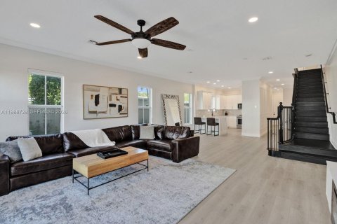 Townhouse in Fort Lauderdale, Florida 3 bedrooms, 210.14 sq.m. № 2051963 - photo 7