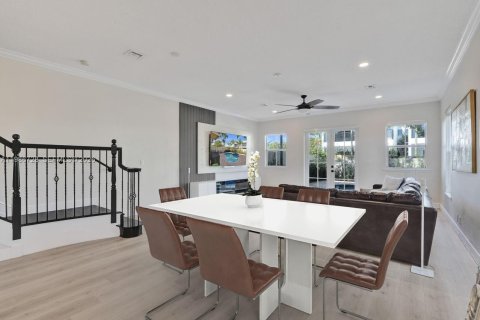Townhouse in Fort Lauderdale, Florida 3 bedrooms, 210.14 sq.m. № 2051963 - photo 10
