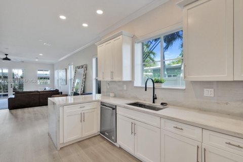 Townhouse in Fort Lauderdale, Florida 3 bedrooms, 210.14 sq.m. № 2051963 - photo 3