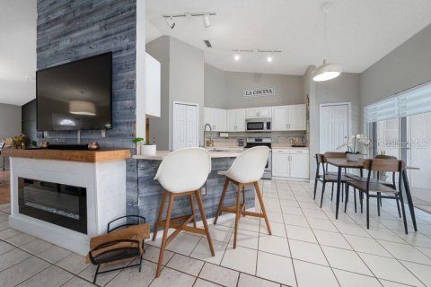 Casa en venta en Kissimmee, Florida, 3 dormitorios, 169.92 m2 № 1912290 - foto 3