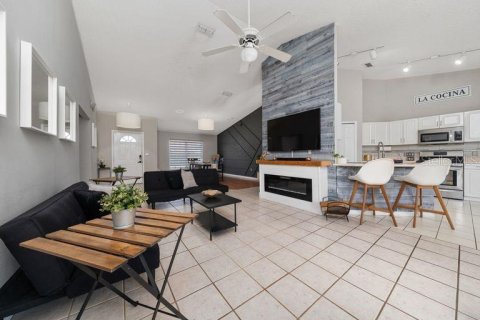 Casa en venta en Kissimmee, Florida, 3 dormitorios, 169.92 m2 № 1912290 - foto 4