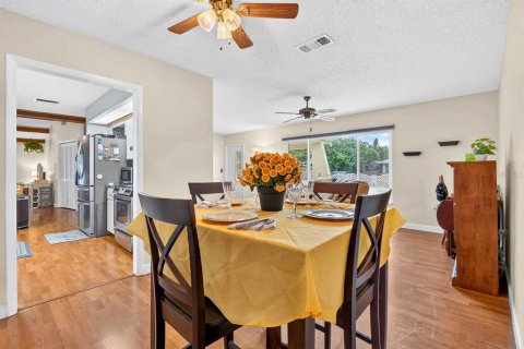 Villa ou maison à vendre à Bradenton, Floride: 3 chambres, 158.49 m2 № 2411460 - photo 12